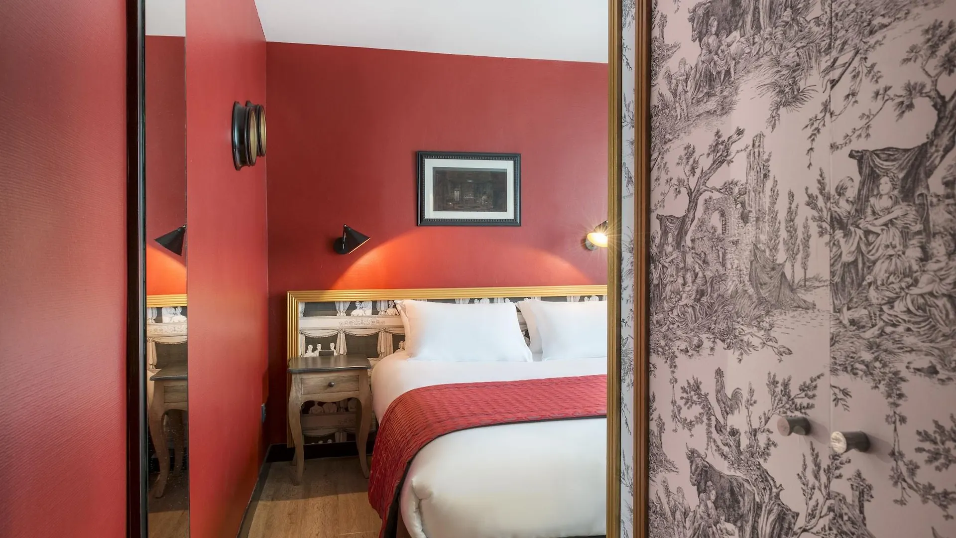 Sacha Hotel 4*