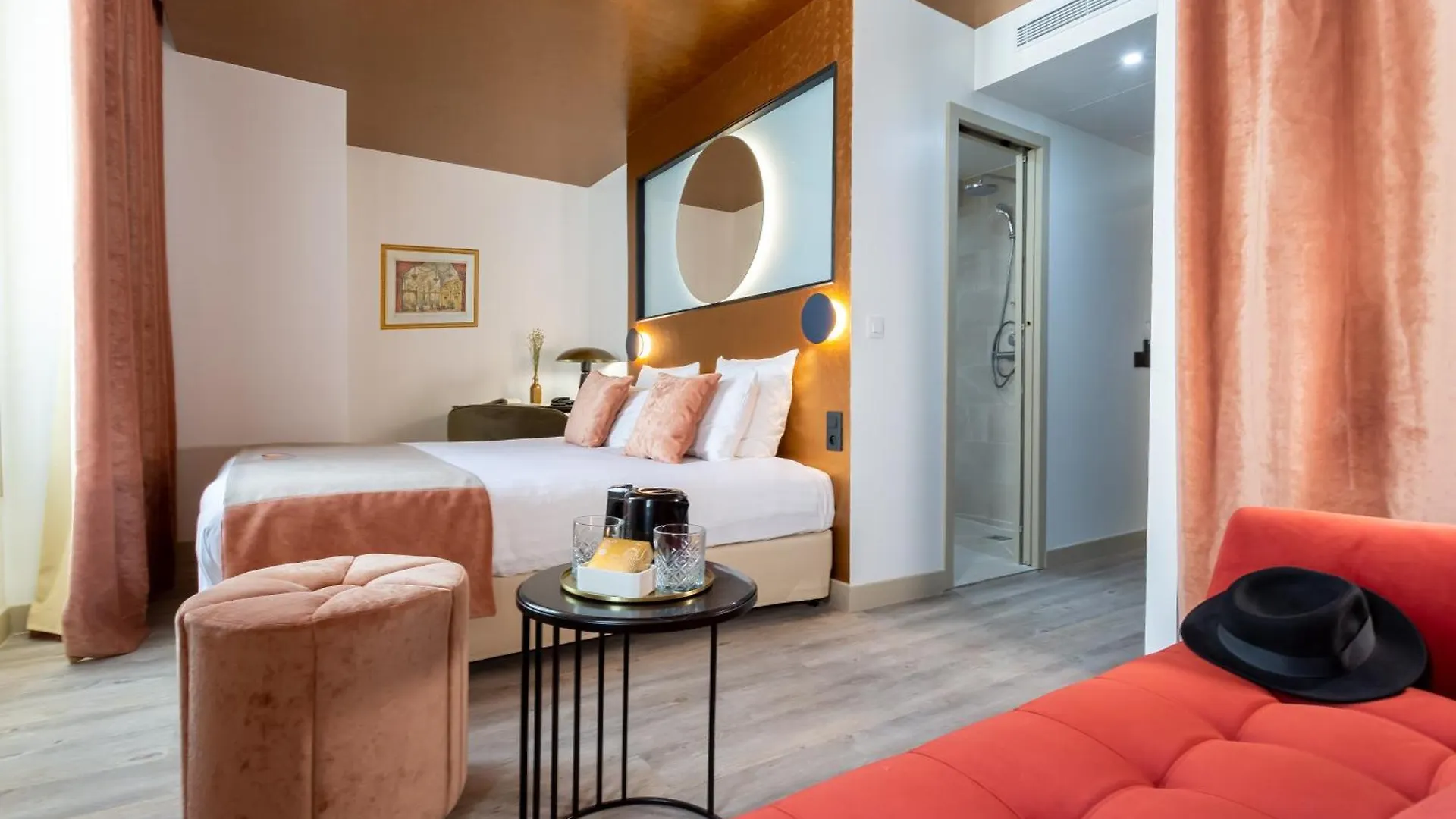 Sacha Hotel