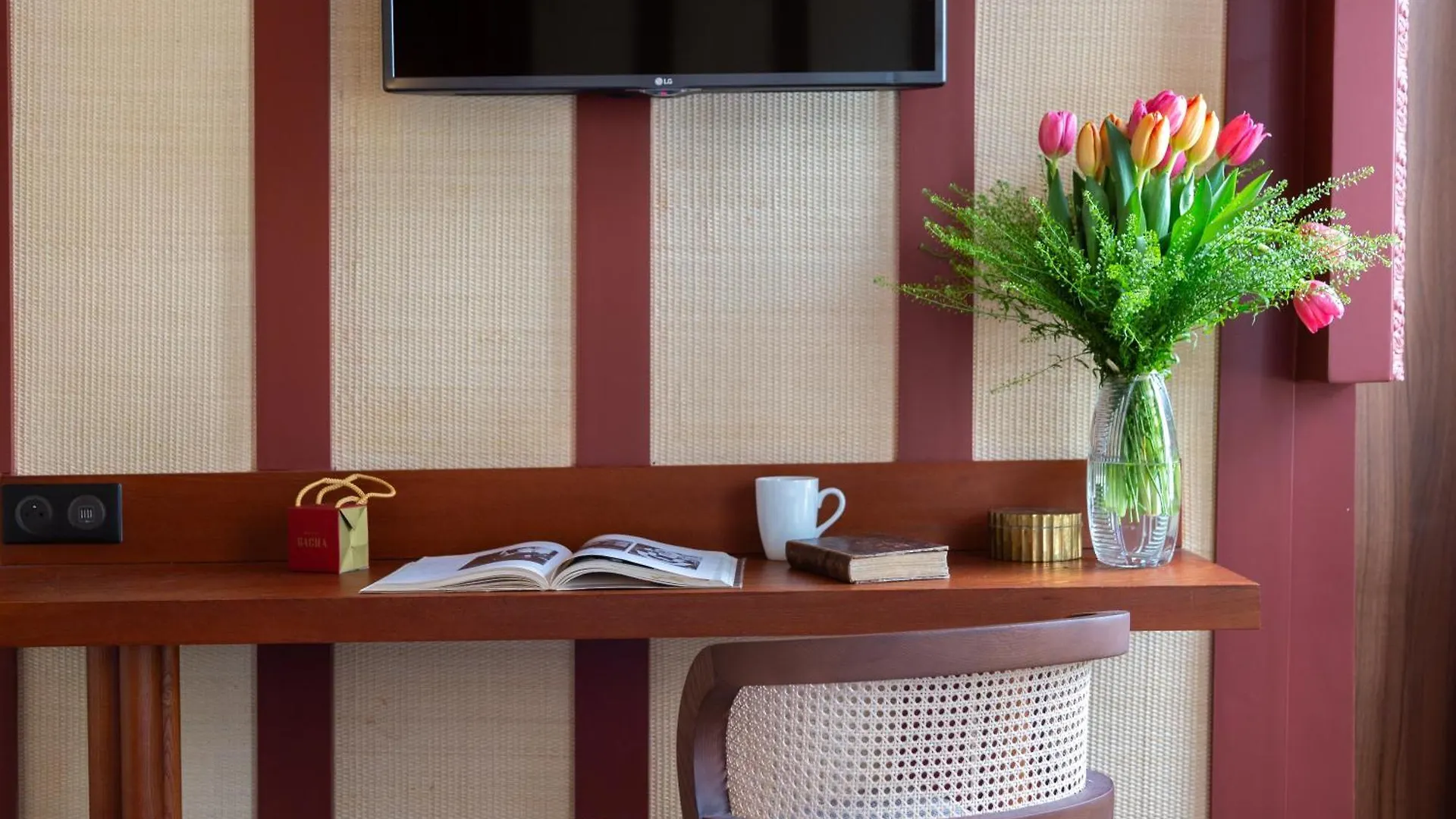 Sacha Hotel 4*